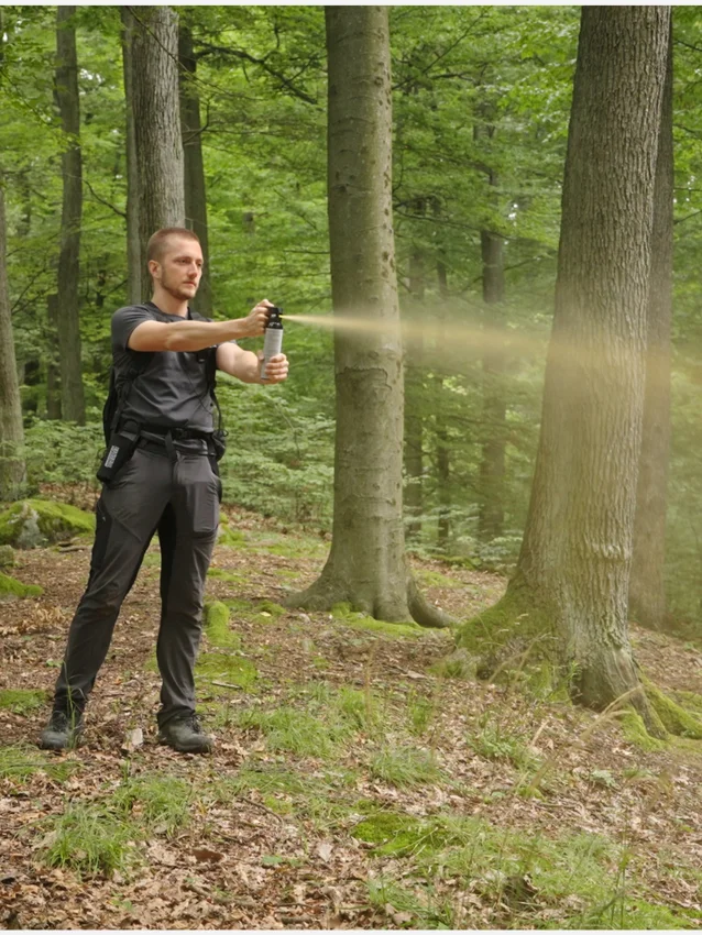 Gaz pieprzowy na niedźwiedzie SABRE + kabura