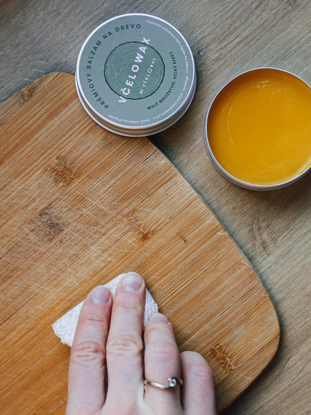 Wosk pszczeli do drewna